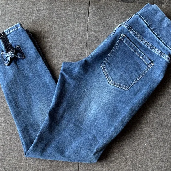 EUC Jeggings with Cute Bow Ankles - Picture 4 of 6